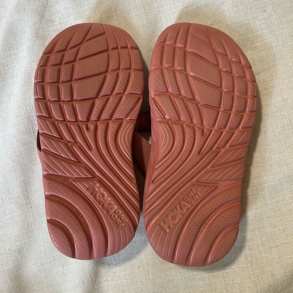 Hoka One One Coral Flip Flops - Picture 3 of 3
